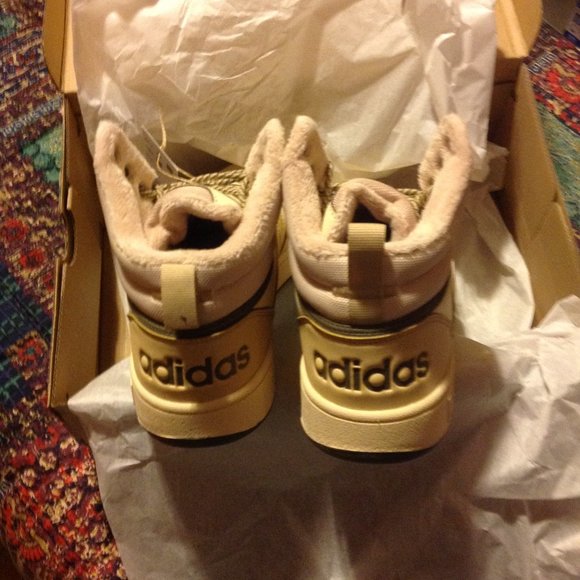 Adidas Men's Hoops 3.0 Fur Lined Winterized Mid Sneakers -11.5M - New in Box - Picture 3 of 10